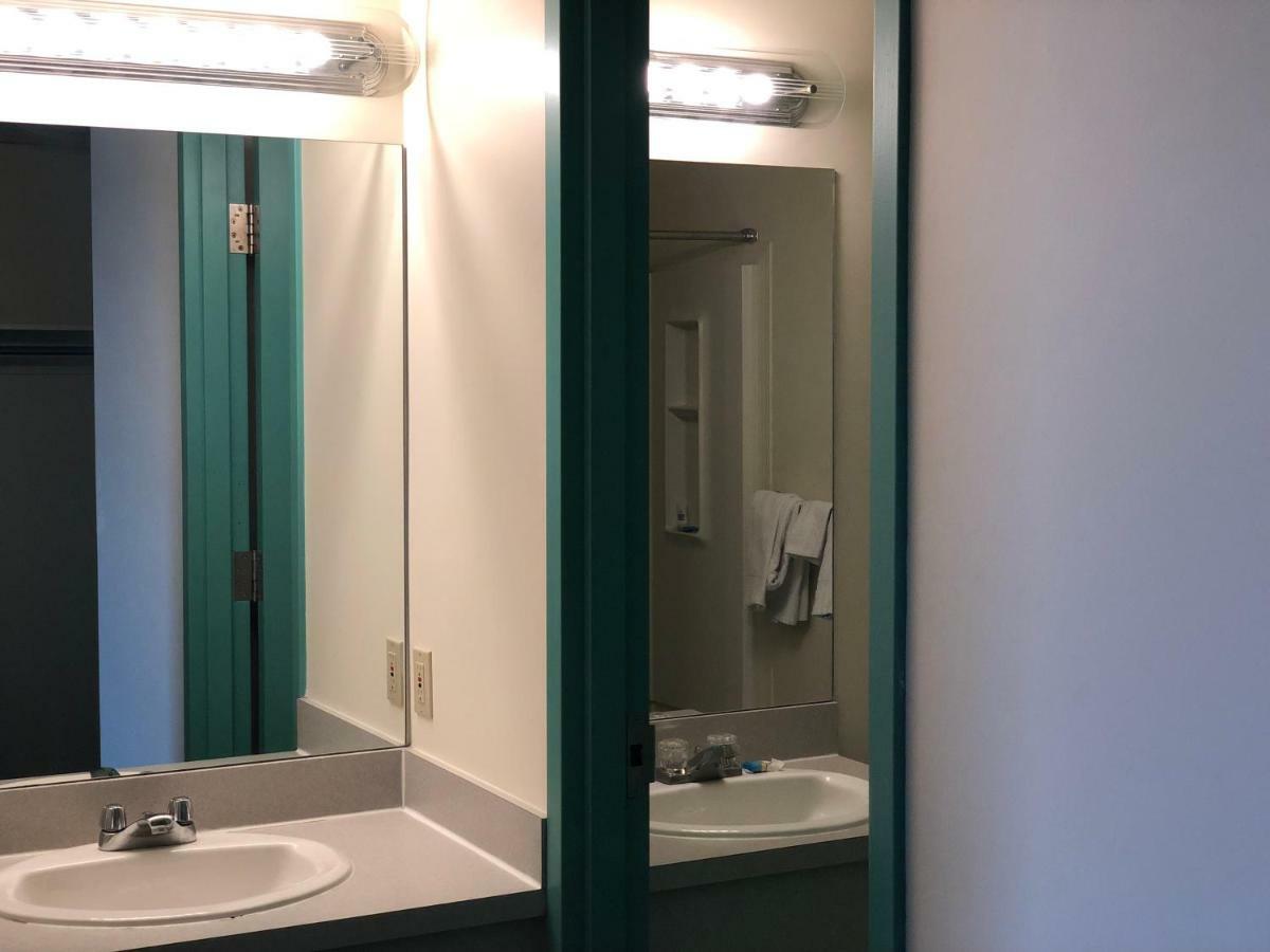 Westwind Motor Inn Drayton Valley エクステリア 写真